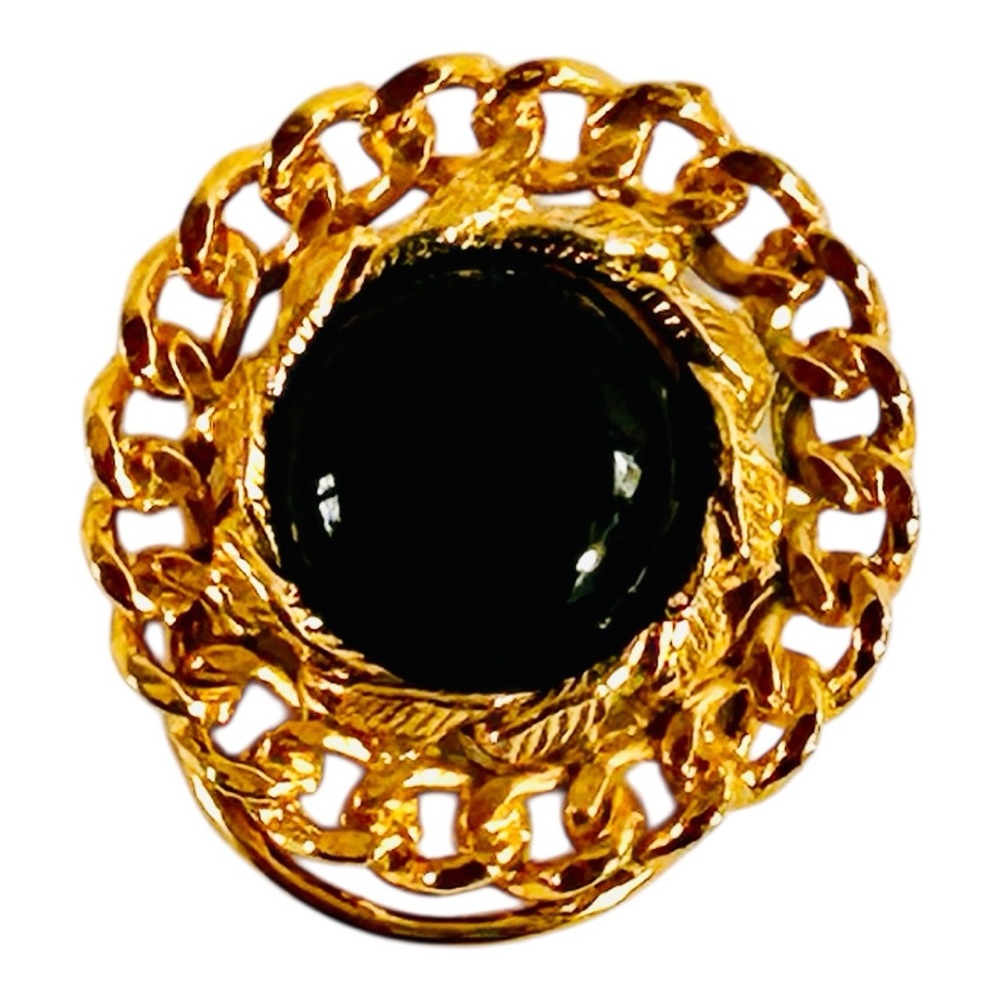 Vintage 90’s hinged scarf clip round black stone in a twisted gold setting